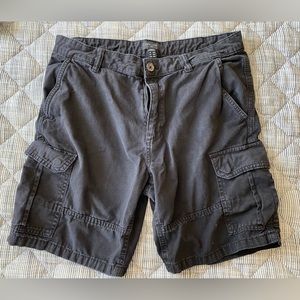 End Black Cargo Shorts